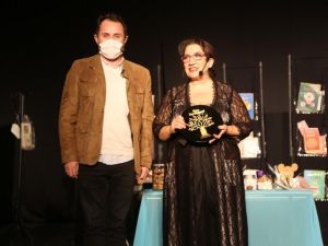 Füsun Demirel, ‘Şişman Güzeldir’ ile Maltepe’de sahne aldı