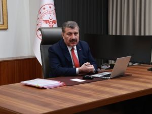 Bakan Koca: "Sizden evde olduğunuzu gösteren fotoğraf ve videoları bekliyoruz"