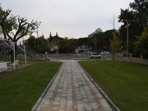 Kuşadası yeni parkları ile güzelleşiyor