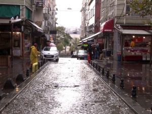 Sokağa çıkma kısıtlaması sona erdi, hareketlilik başladı
