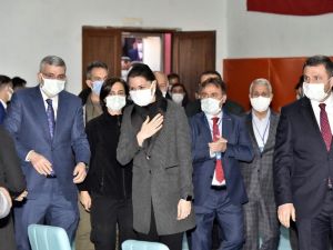 AK Partili Karaaslan:"Dünya siyasetinde muhalefetler önemli eleştirilerde bulunur, bizde maalesef böyle değil"