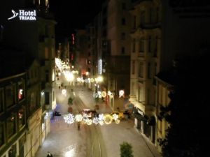 İstiklal Caddesi boş kaldı