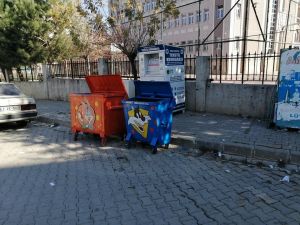 Çöp konteynerleri çizgi film karakterleriyle süsleniyor