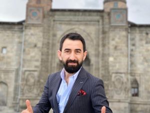 Türk Halk Müziği Sanatçısı İdris Altuner, ‘Kal Mezarımda’ adlı eseri ile sosyal medyayı salladı