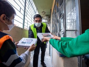 Depremzede çocuklara tablet desteği