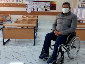 Pandemi bile engelli öğretmeni mesleğinden uzaklaştıramadı
