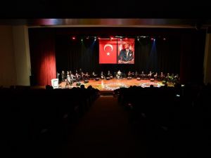 Öğretmen Başkana Öğretmenler Günü’nde sürpriz kutlama