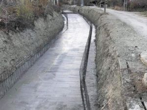 Nallıhan’da yıllardır taşkın korkusu yaşatan dere ıslah ediliyor