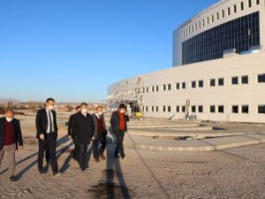 Başkan Altınsoy hastane ek hizmet binasını inceledi