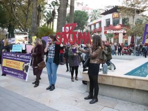 Denizli’de kadınlar, kadına yönelik şiddetle mücadele için bir araya geldi