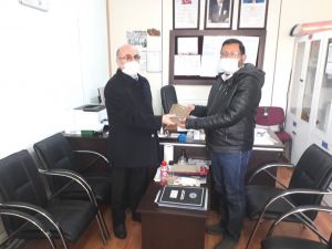 Hisarcık’ta başarılı öğrenciler altınla ödüllendirildi