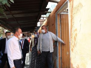 Yangında evlerini kaybeden ailenin yaralarını Pamukkale Belediyesi sardı