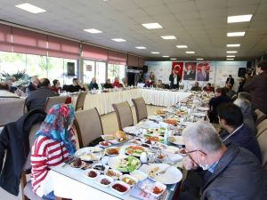 Başkan Sandal, depremden etkilenen apartman görevlileriyle buluştu