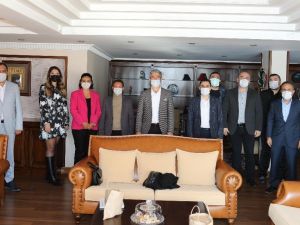 AK Parti heyeti Başkan Oktay ile görüştü