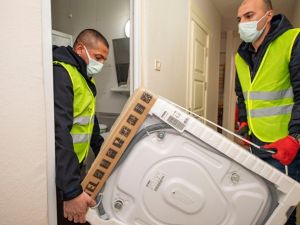 Depremzedelere beyaz eşya desteği sürüyor