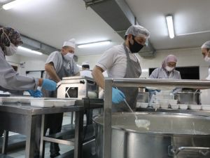 Sincan Belediyesi yardımlarla gönüllere dokunuyor