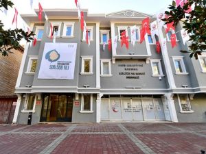 Kadırga Sanat Galerileri  ‘Ebru Sanatının Son 500 Yılı’ sergisiyle açıldı