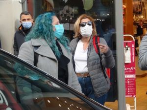 Maske cezasından kaçmak istedi, polise “Şov yapıyorsunuz” dedi