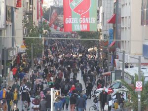 Vakaların arttığı İzmir’de hafta sonu yoğunluğu