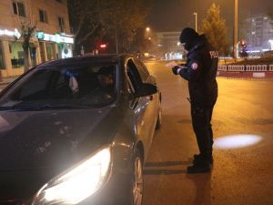 Afyonkarahisar’da kısıtlamanın ilk dakikalarında denetimler başladı