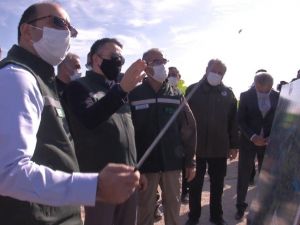 Bakan Pakdemirli Seyhan Nehri Toplu Makinalı Çalışması ve İmamoğlu Sulaması Projelerini inceledi
