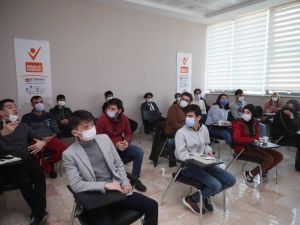 Zeytinburnu Gençlik Merkezi’nde “Greenbox” eğitimleri başladı