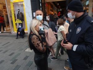 İstiklal Caddesi’nde korona virüs ve sigara denetimi