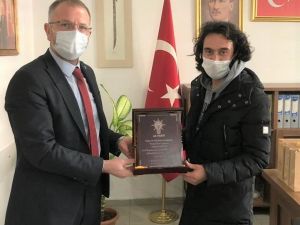 Başkan Ceyhun’dan Türkel’e teşekkür plaketi