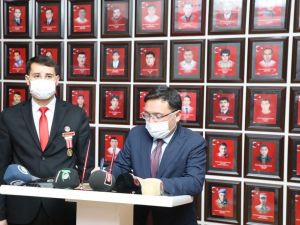 Vali Çiçek: “Şehit aileleri ve gazilerimizin emrindeyiz”