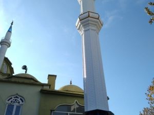 Selendi’de fırtınadan yıkılan cami minaresi yenilendi
