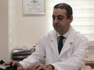 Kalp ve Damar Cerrahisi Uzmanı Prof. Dr. Tankut Akay: “Akciğer damarına pıhtı attığı zaman erken evredeyse eritebilme imkanı var”