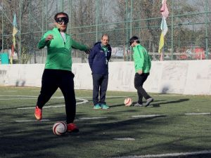Engelli sporcular Maradona’lı formayla mesaj verdi