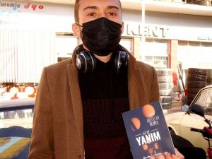 MS hastası genç beşinci kitabını çıkardı