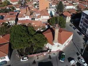 Akhisar Belediyesinden Efendi Camisi’ne onarım çalışması