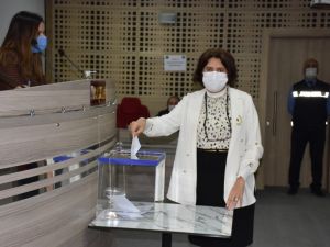 Menemen başkan vekili seçiminde 4. tura geçildi