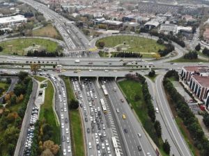 15 Temmuz Şehitler Köprüsü’ndeki trafik yoğunluğu havadan görüntülendi