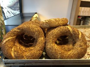 Pandemide talebi azalan simit sokakta da pastane de aynı fiyatla satılıyor