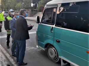 Çeşme’de sürücülere ’öncelik yayanın’ uyarısı