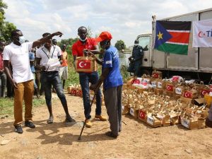 TİKA’dan Güney Sudanlı balıkçılara destek