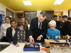 Turkcell, teknoloji ile sosyal bariyerleri aşmaya devam ediyor