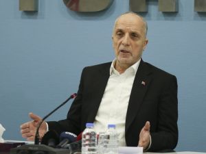 Türk-İş Başkanı Atalay: “İnsanların tebessüm edeceği rakama beraber imza atmak istiyoruz”