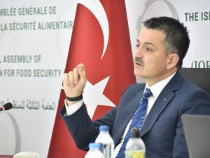 Bakan Pakdemirli: “Dünyada 820 milyon insan yetersiz besleniyor”