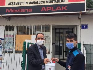 Sincan Belediyesi muhtarlara dezenfektan dağıttı