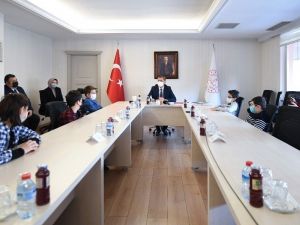 Bakan Selçuk engelli öğrenciler ve aileleriyle buluştu