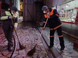 Uşak sokakları boş kaldı