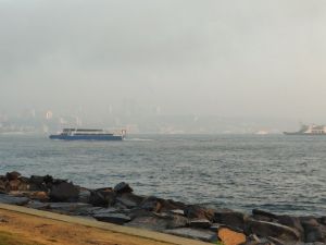 İstanbul Boğazı’nda sis etkili oluyor