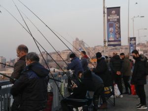Tüm uyarılara rağmen koronaya olta attılar
