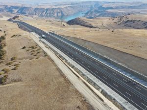 Sarıkamış-Karakurt-Horasan yolu Bakan Karaismailoğlu’nun katılacağı törenle açılıyor