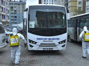 Esenyurt’ta pazar servisleri dezenfekte ediliyor