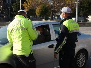 Uşak’ta korona denetimleri hız kesmeden devam ediyor